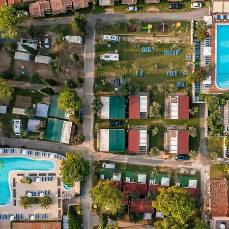 Camping Toscolano 4* توسكولانو ماديرنو