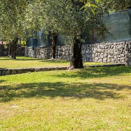 Camping Toscolano مكان تخييم