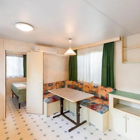 Camping Toscolano 토스콜라노마데노