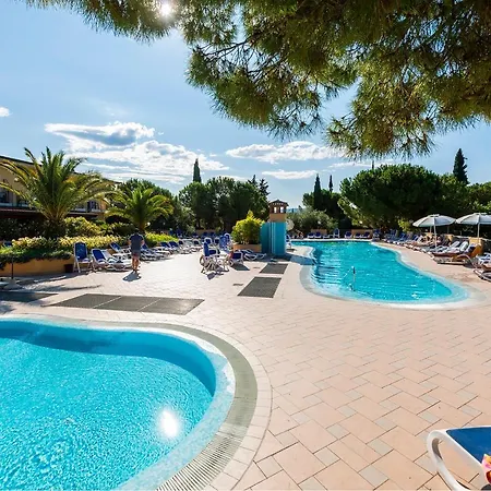 Camping Toscolano توسكولانو ماديرنو